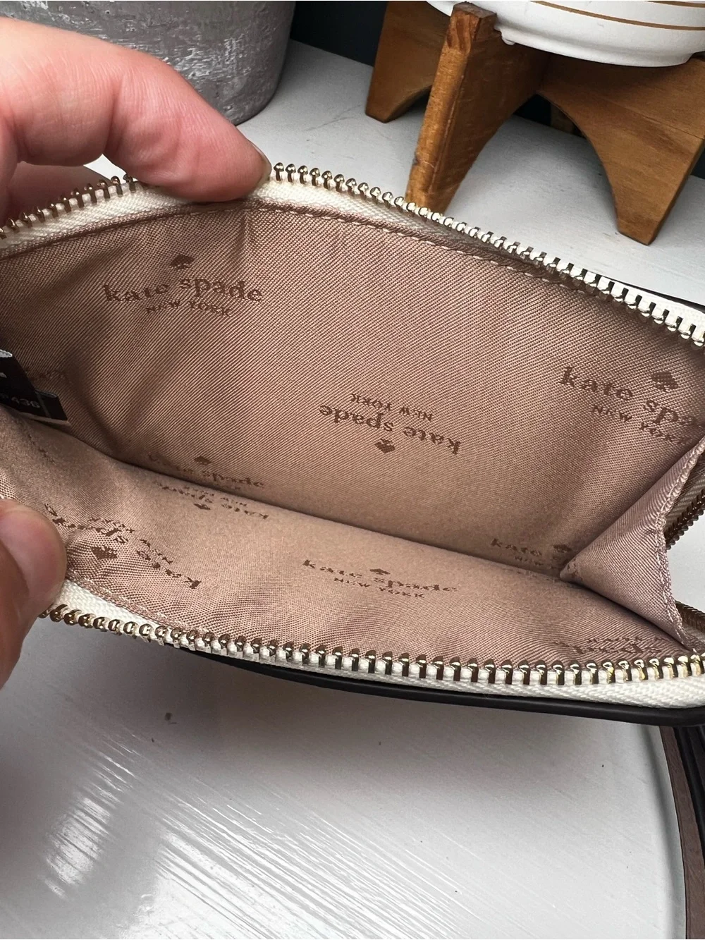 Kate Spade Colorblock Saffiano Wristlet Wallet Taupe Cream Gold Zip Classic